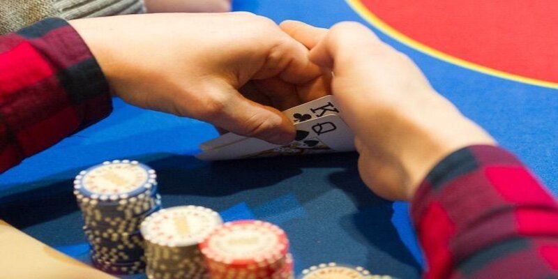 Poker Bluff là gì? Tất tần tật thông tin về bluff poker