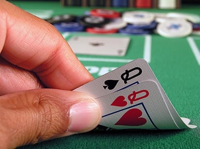 Hiểu và Khai Thác Những Người Chặn Trong Poker | GGPoker