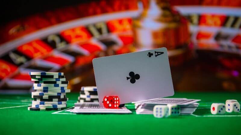 Luật chơi Poker cơ bản ⚡ Mẹo để luôn may mắn khi chơi Poker