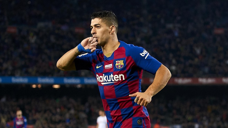 Suarez là tên của 2 trận ghi 4 bàn liên tiếp