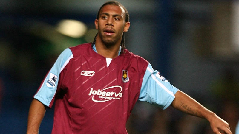 Lễ ra mắt cầu thủ Rio Ferdinand diễn ra ở CLB West Ham