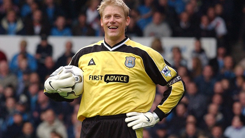 Nhưng thủ môn Peter Schmeichel cũng từng chơi cho Man City trong thời gian ngắn