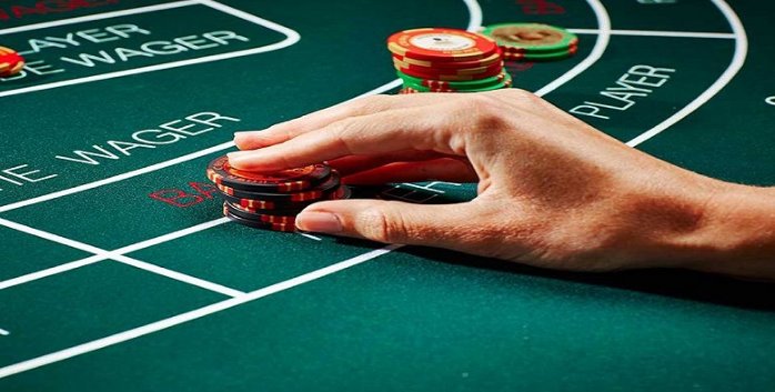 Baccarat là gì? Hướng dẫn chi tiết trò chơi