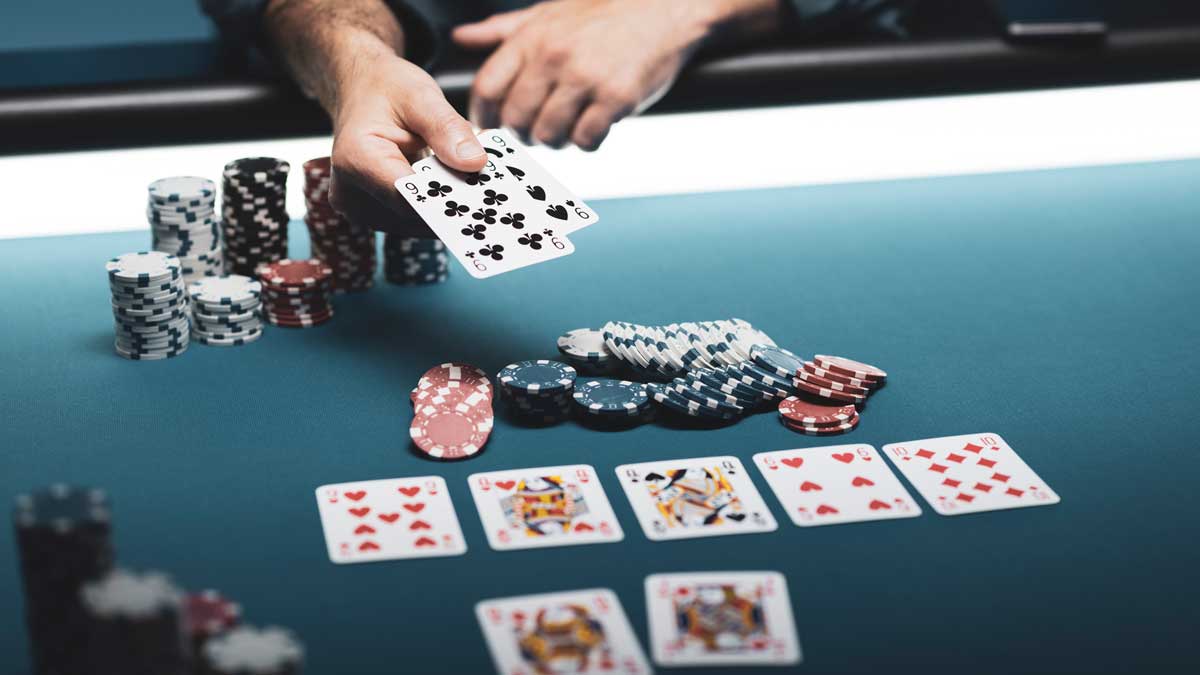 Tiết lộ bài (show card) trong poker | Natural8